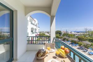 #384 Bright Pool View Apartment AC & Balcony