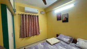 8 Bed Cool 3 bedroom kitchen WTC DLF OMR Apollo Proton OTT Wi-Fi