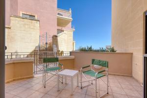Beachfront Apt with Pool Access