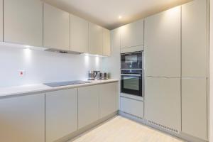 Modern Hove Home w Parking & Garden