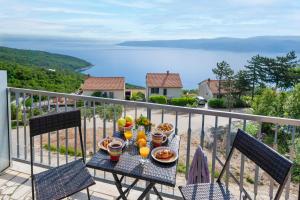Luxury Seaview Apartment