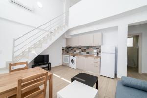 Sea & Salt Summer Ease Maisonette Two Bedroom Starlink Wi-fi