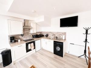Spacious Family Apartment Sleeps 8 Gloucester Rd