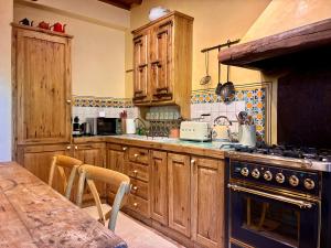 Dante Country House - Casa con Piscina Privata e Jacuzzi tra Firenze e Chianti