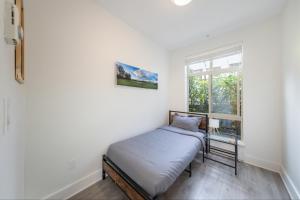 Spacious Modern 3BR Condo at UBC Quiet & Convenient