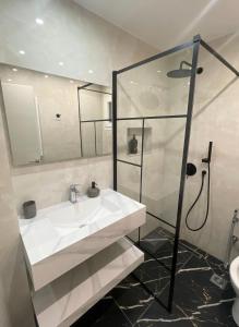 Entire 2 Bedroom Apartment in Athens City Center