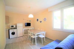 Apartment Beachfront in Rosolina Mare 55242