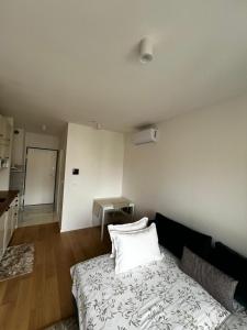 Mall of Split Studio with garage