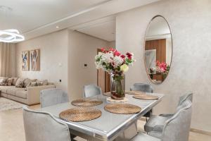 Appartement luxe Agadir Bay piscine, fibre