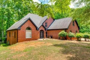 Harps Lake Family Retreat on 3 Private Acres