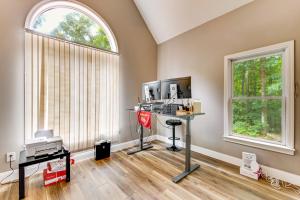 Harps Lake Family Retreat on 3 Private Acres