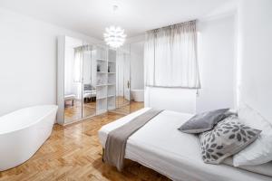 Deluxe Suite Apartment - 2min sea + Balcone img1