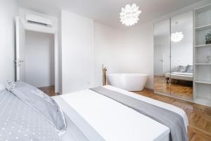 Deluxe Suite Apartment - 2min sea + Balcone img26