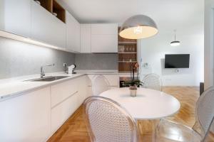 Deluxe Suite Apartment - 2min sea + Balcone img29