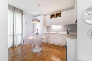 Deluxe Suite Apartment - 2min sea + Balcone img34
