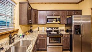 The Lodges at Great Smoky Mountains - 1BR Suite