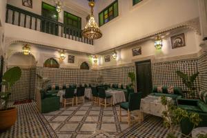 Riad YAMNA - Quiet Desire