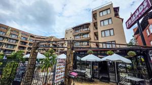 Friends Family Hotel
