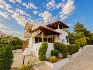 Sea Breeze House 50m from Beach - 2Floors- 6guests