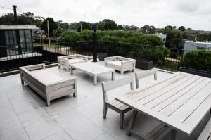 Depto Bosque - Depto a una cuadra de Luna Roja, Chapa con parrilla y terraza - Hola Sur