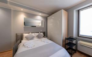 M3 and M4 - Premium Design Porta Romana