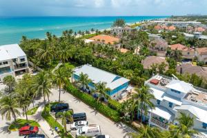Juno Beach Seaside Escape I Steps from the Ocean!