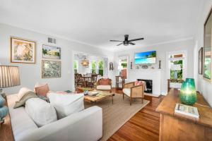 The Palms Resort Oasis - Guest House Full Kitchen