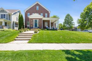 The Irish Grand4BR Home 05 Mi to ND Sleeps 20