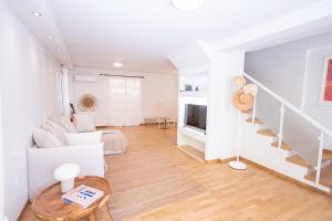 Athenians Riviera Boho Maisonette In Glyfada