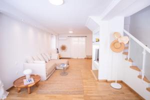 Athenians Riviera Boho Maisonette In Glyfada