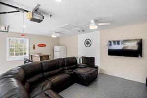 Sports Bar, Fenced Yard, 2 Kings, Bunkroom, 6 TV