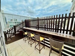 Cobertura duplex com piscina privada, 3 suítes e 3 vagas garagem 196m2