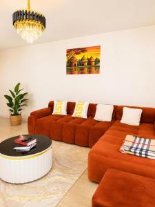 Bright Cozy 2BR in King Serenity Estate WiFi, Parking Mini Mart
