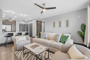 Modern 2BR Retreat Sylvan Park Near Broadway