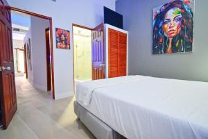 Walled City Visitors Ok 5 bedroom with Jacuzzi