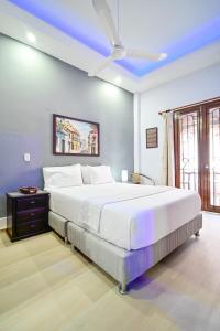 Walled City Visitors Ok 5 bedroom with Jacuzzi