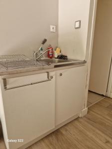 Quiet two bedroom apartment which is accessible and convenient in the centre of gap