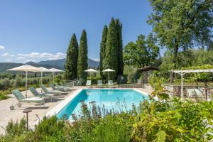 PODERI LA ROCCHETTA Countryside Estate on the Hills of Lake Garda