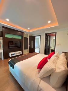 Kamala Hills Pool Villa 1BR
