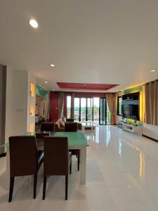 Kamala Hills Pool Villa 1BR