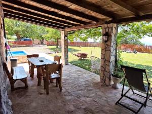 Old stone house with swimming pool Etno House Perazic