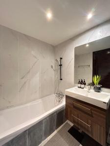 Kamala Hills Pool Villa 1BR