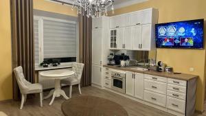 Central Boulevard Apartment 3