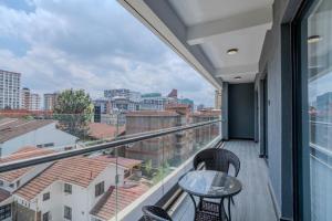 Luxury 2BR Oasis at Oak Classic