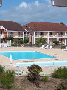 Appartement 4 personnes - résidence avec piscine