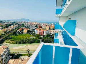 Cielo & Mare 16 a Porto Recanati con terrazza vista mare e Conero