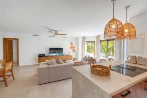 2047 Stylish Luxury Apartment