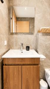 Ambra Luxury Suite 17 by MK Properties