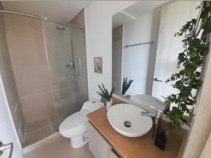 Apartamento 6 personas con balcon vista al mar desayuno gratis y anfitrion 24 horas