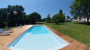 Séjour détente avec piscine proche des plages